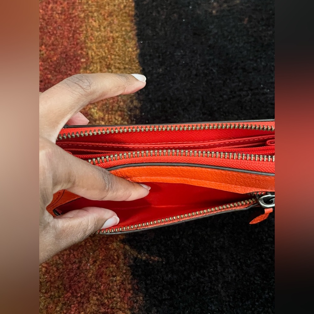 NWOT Coach Mickie Accordion Zip Wallet In Grain Leather (F52645) in Orange - Picture 5 of 15